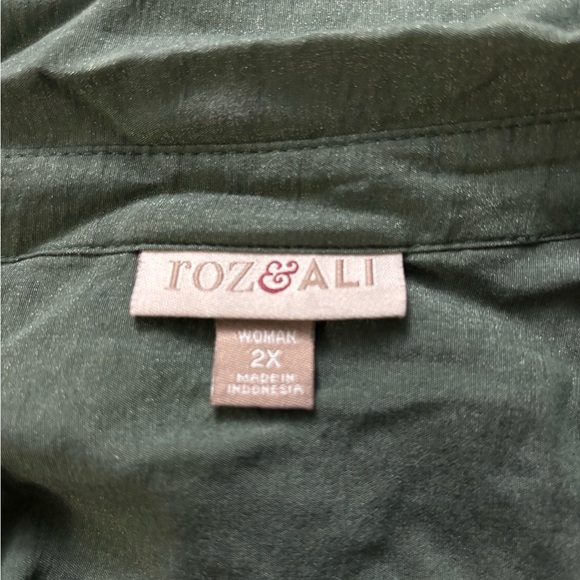 Roz & Ali Green Button Down Casual Shirt - Picture 3 of 4
